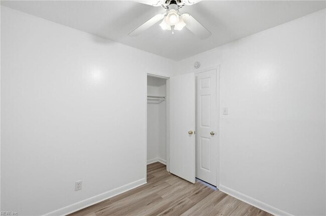 Building Photo - 5545 Aragon Dr
