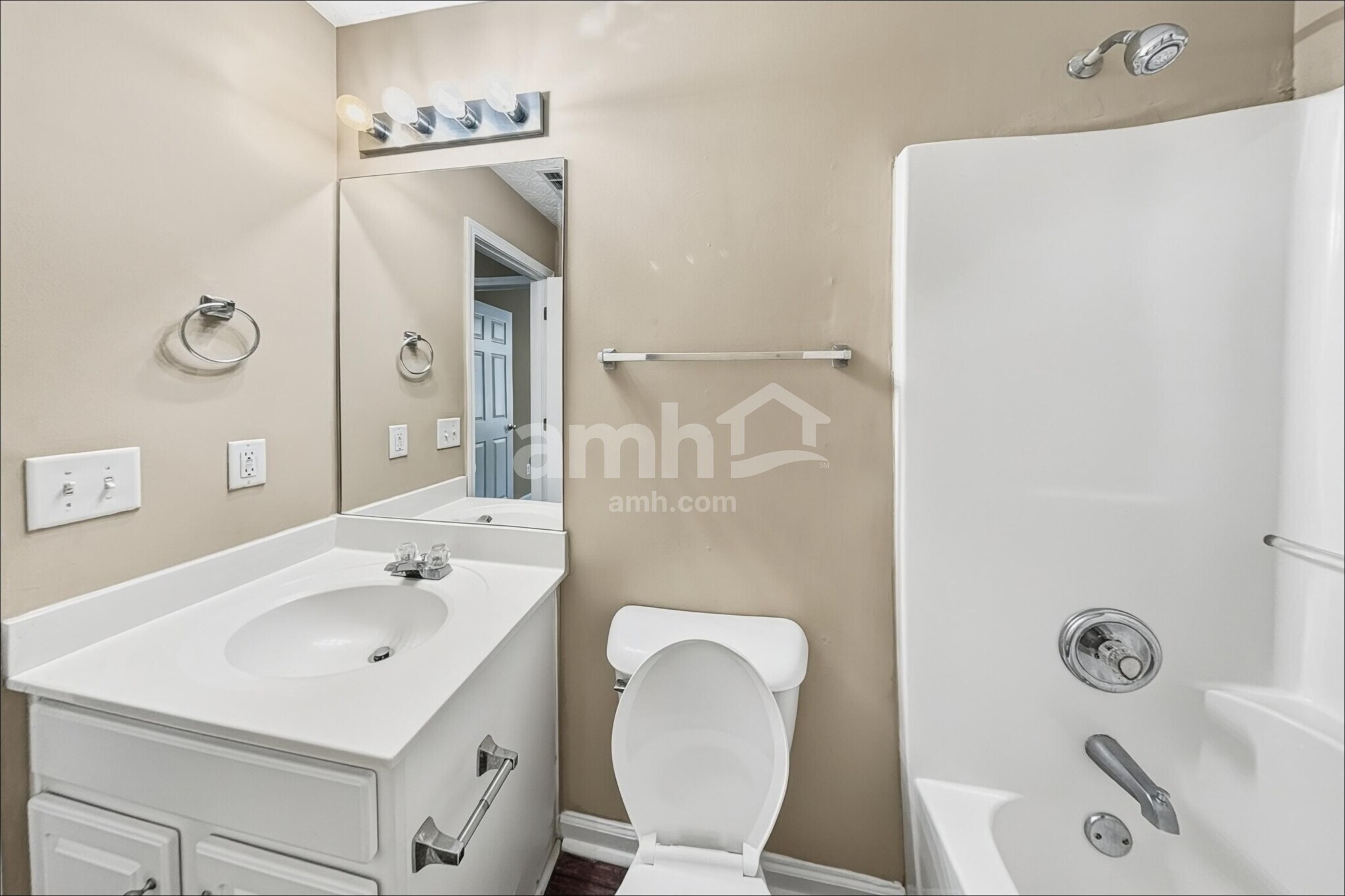 Building Photo - 1394 Ivey Pointe Dr SE