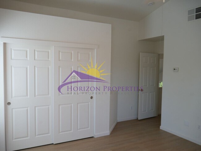 Building Photo - 8893 Carmel Plaza Way