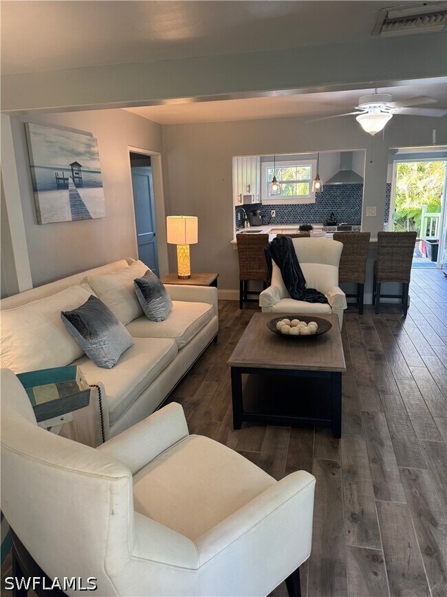 Building Photo - 981 8th Terrace N