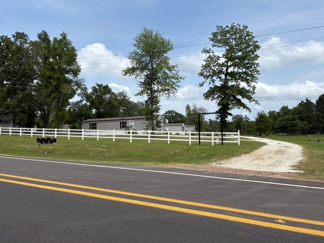 Building Photo - 599 FM 3228