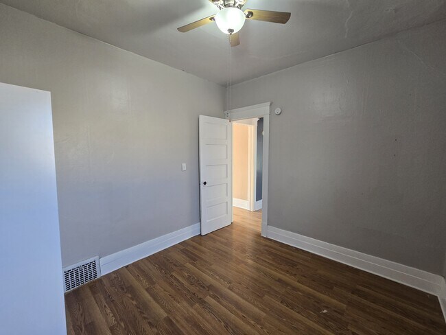 Building Photo - 2019 Falls Ave