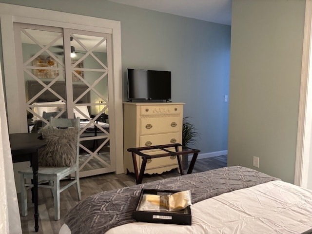 Small desk and chair for work/study needs - 15 Brandywine Dr