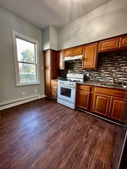 Building Photo - 164 Grant Ave