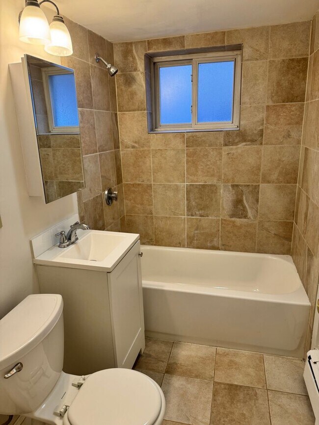 Building Photo - Desirable apartment in Brighton