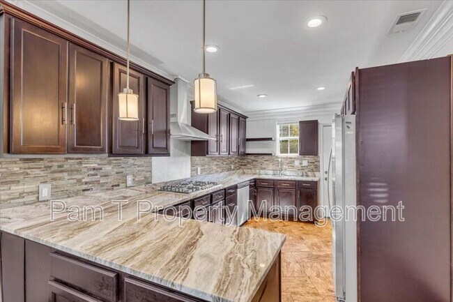 Building Photo - 513 E 33rd St