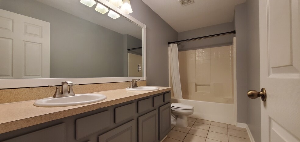 Building Photo - 996 Beckingham Dr