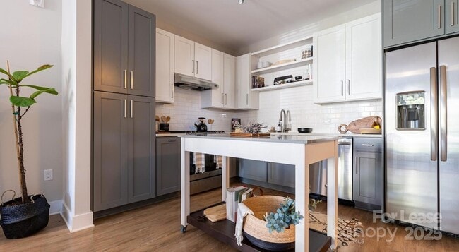 Building Photo - 6408 Providence Farm Ln