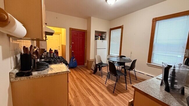 Building Photo - 26 Darling St