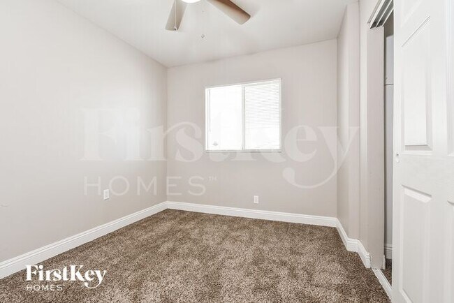 Building Photo - 1217 Bluff Ave