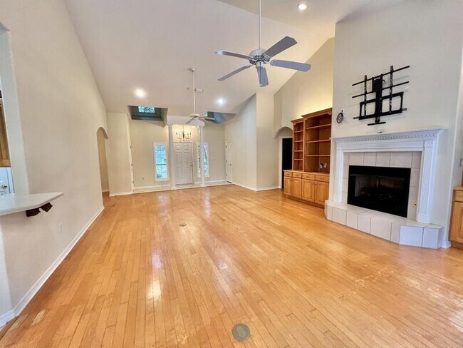 Building Photo - 6478 Avenida De Galvez