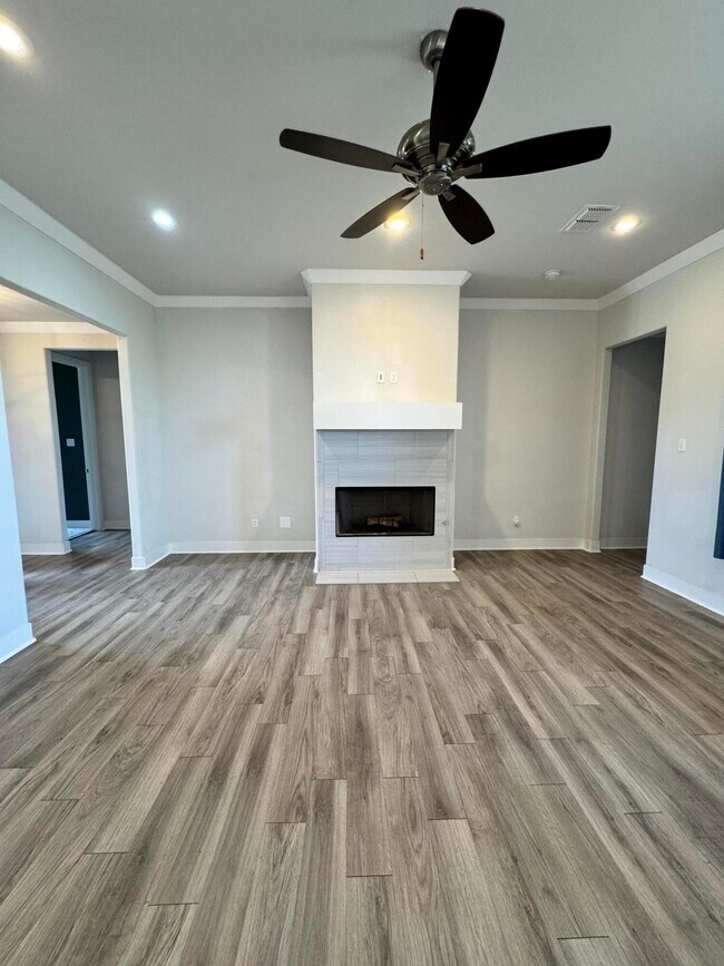 Building Photo - 23 Wilshire Blvd