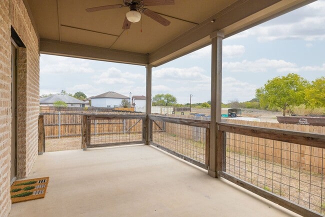 Building Photo - 216 Stone Gate Dr