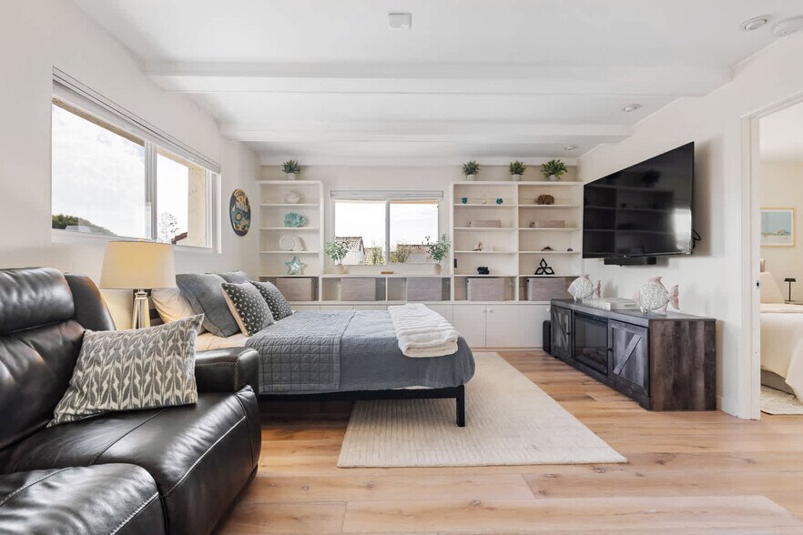 Building Photo - 301 Crocus Ct