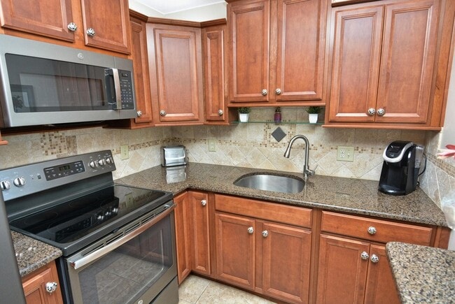 Building Photo - 1225 NW 21st St