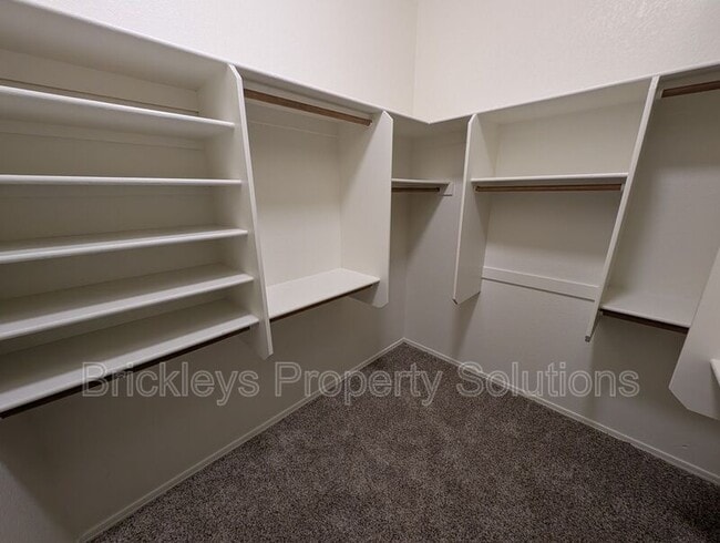 Building Photo - 618 W Tumbleweed Rd