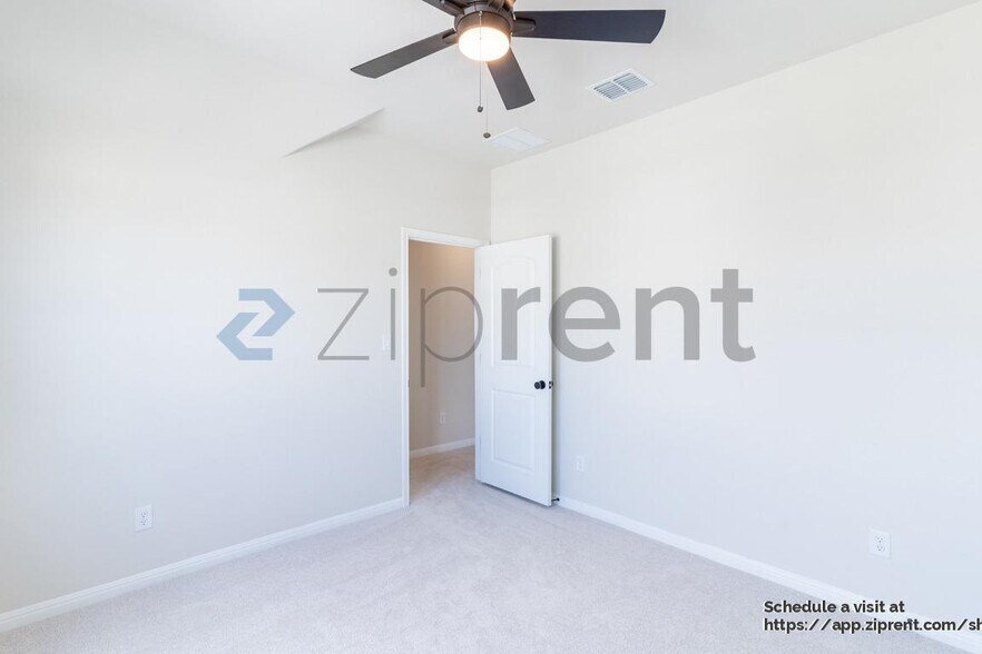 Building Photo - 214 Lake Shore Dr