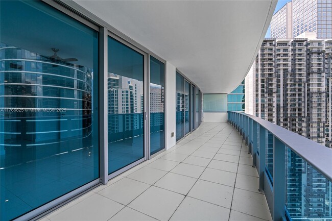 Building Photo - 200 Biscayne Blvd Way