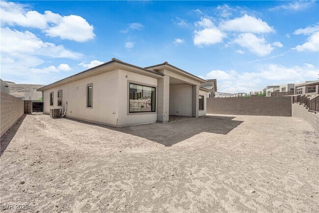 Building Photo - 11032 Rolling Vista Dr