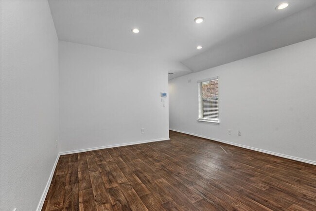 Building Photo - 14966 Cypress Holw Dr