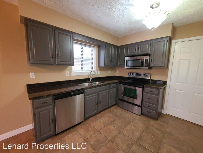 Building Photo - 5 br, 3 bath House - 204 Wildwood Ave,