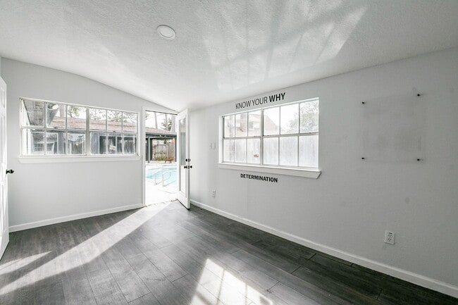 Building Photo - 6002 Greenmont Dr