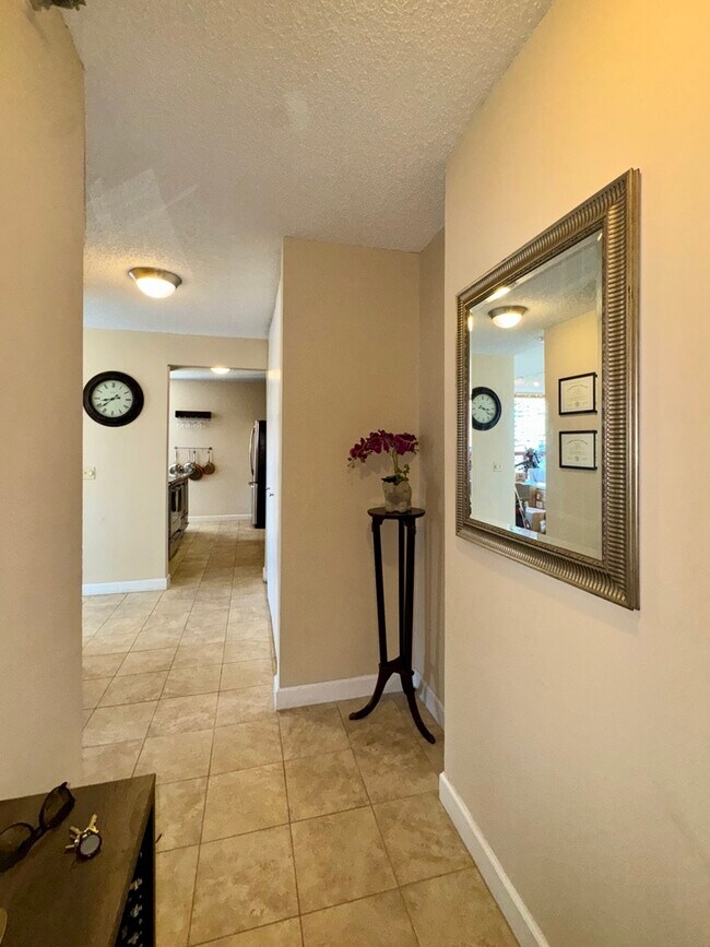 Building Photo - 200 N Dearborn St