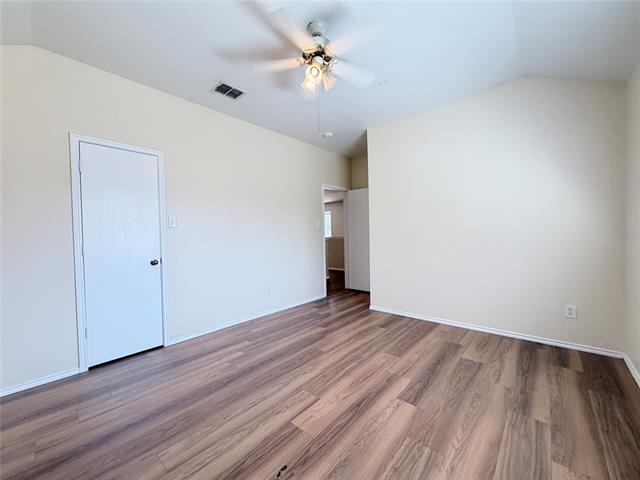 Building Photo - 1910 Pin Oak Ln
