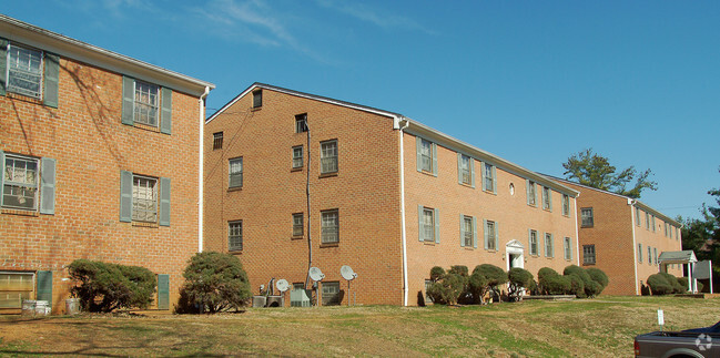 Building Photo - El Ray Apartments