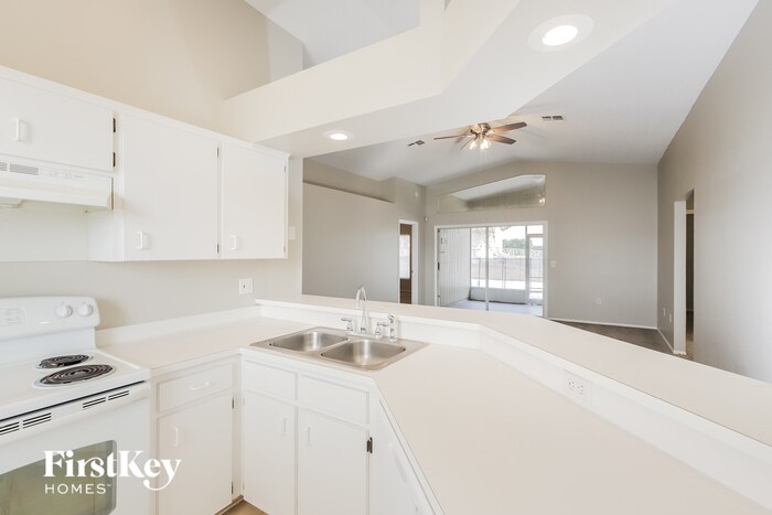 Building Photo - 785 Hunt Dr