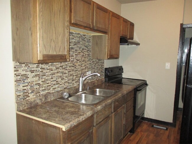 Primary Photo - 13 N 14th St