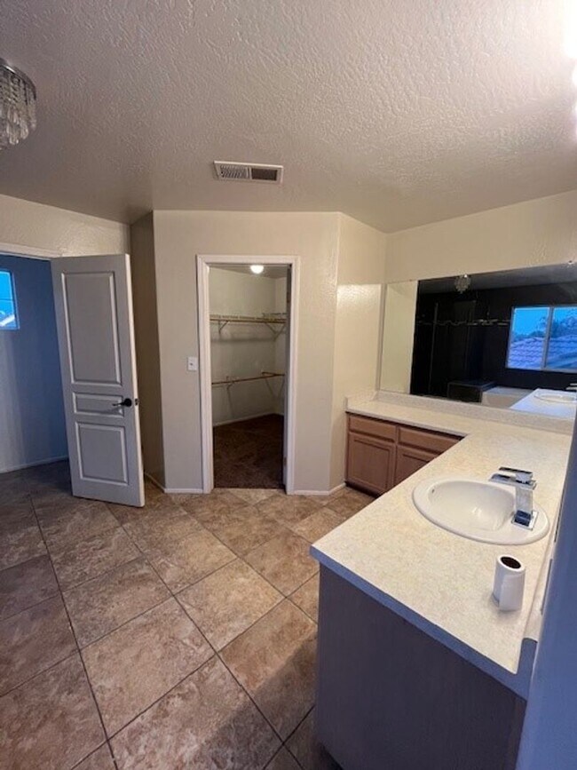 Building Photo - 11515 Presidential Rd