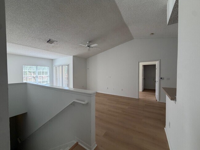 Building Photo - 10336 Fox Trail Rd S
