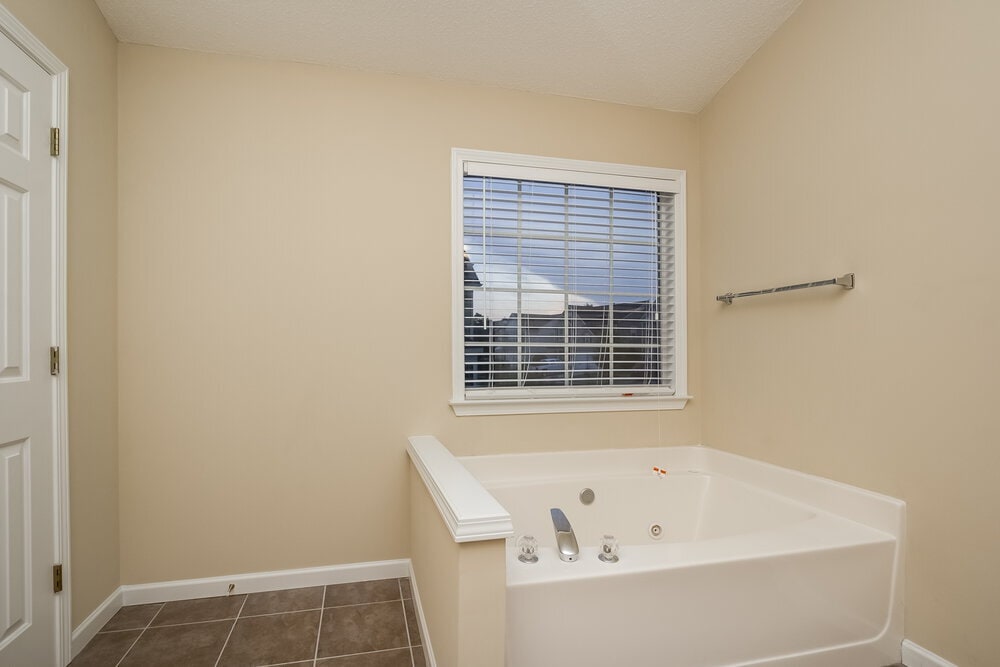 Building Photo - 4425 Ridgefair Dr
