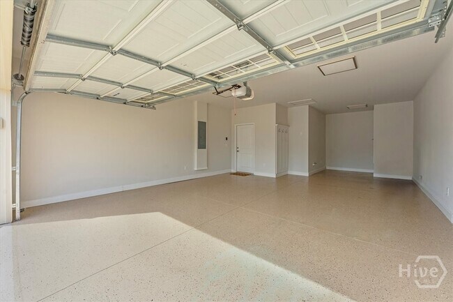 Building Photo - 1021 Leeward Run Trl