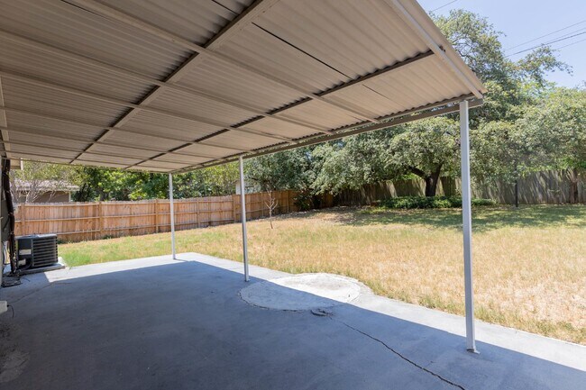Building Photo - 1822 Arroya Vista Dr