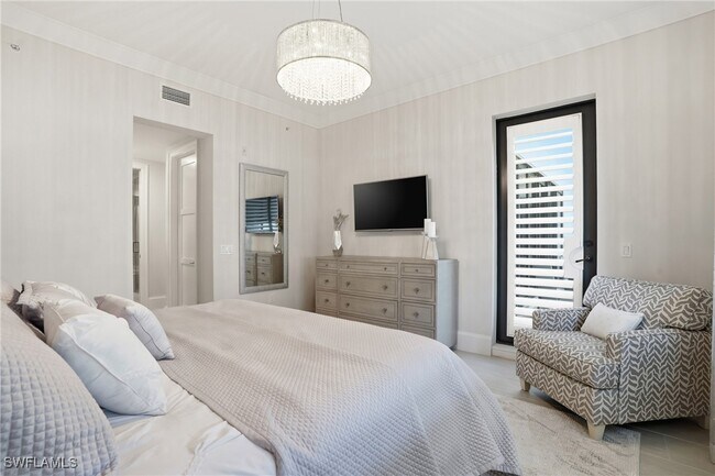 Building Photo - 1030 3rd Ave S