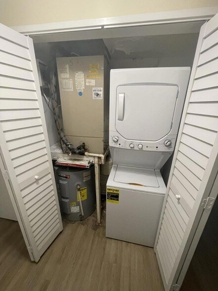 Building Photo - 5800 Falls of Neuse Road Unit Apt B