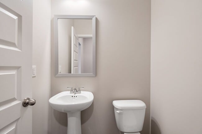 Building Photo - 4 Bed 2.5 Bath Single Family Home in Gainesville! -Retreat at Chicopee