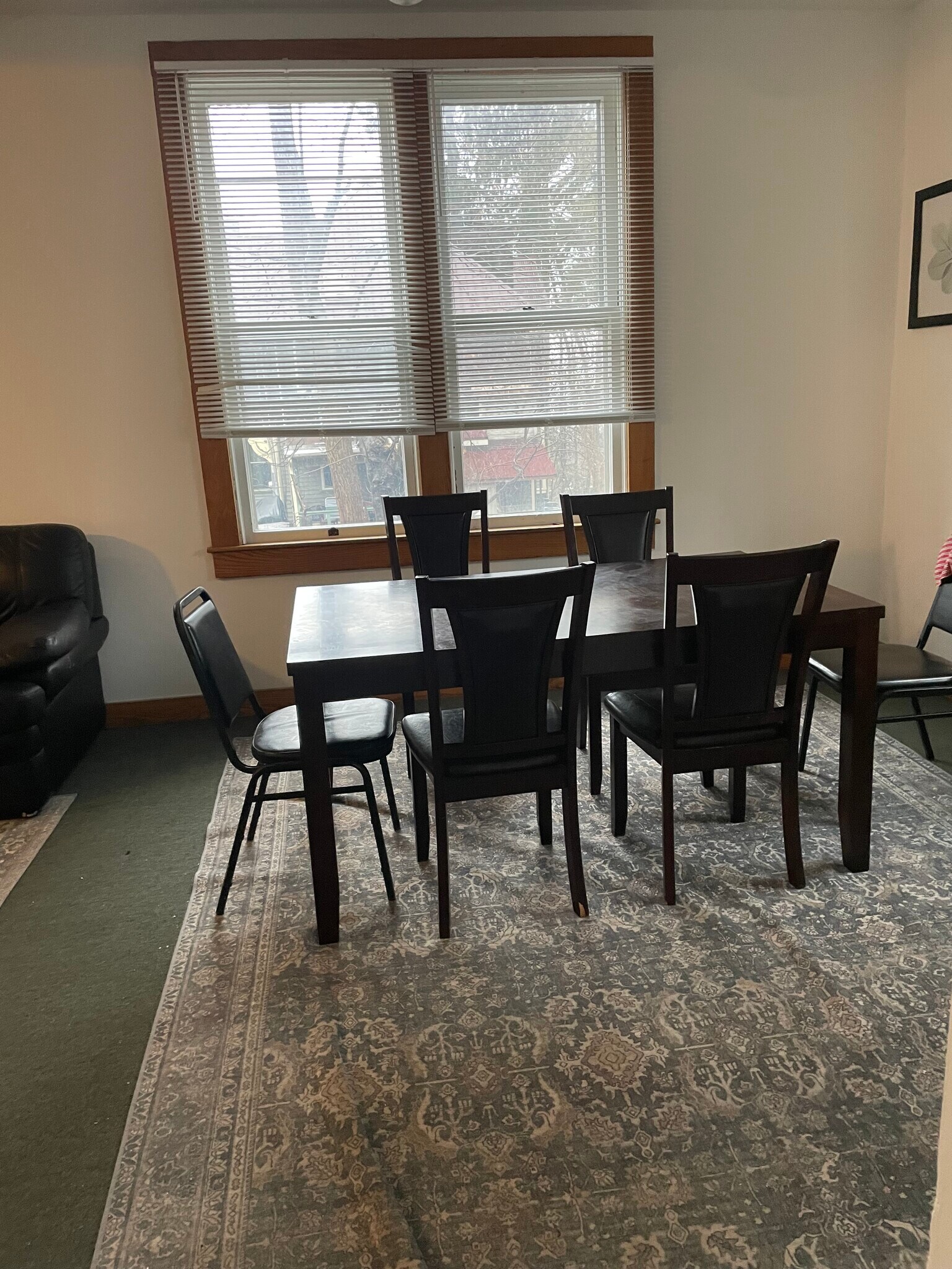 Building Photo - 120 Oak Ave