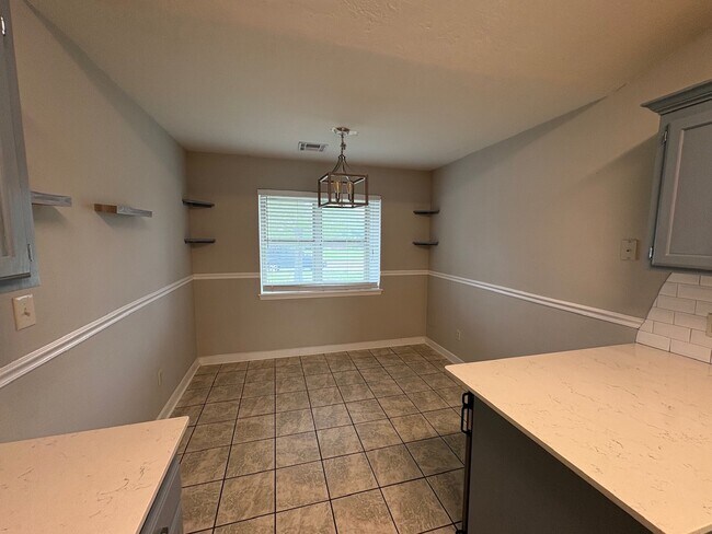 Building Photo - 2413 SW 41st St