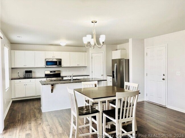 Building Photo - 217 Hornet Dr