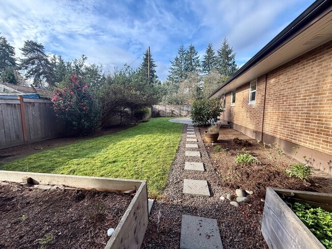 Building Photo - Charming 4-Bedroom Rental in the Heart of Downtown Bothell!