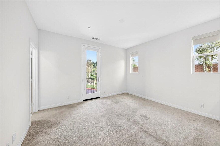 Building Photo - 12112 Blue Sky Ct