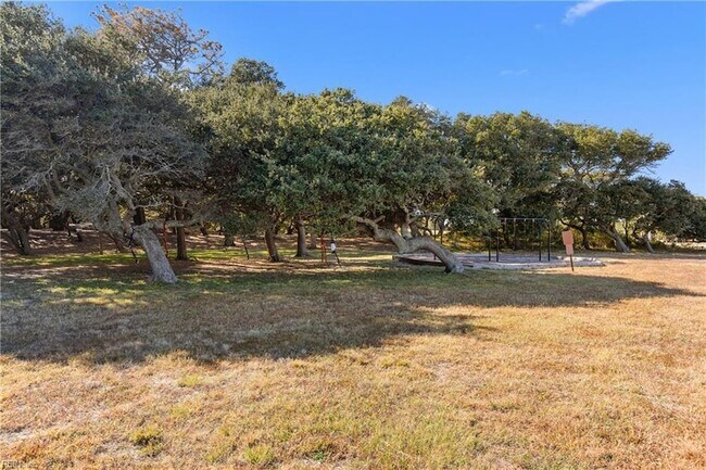 Building Photo - 1200 Little Bay Ave