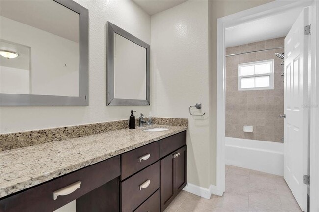 Building Photo - 701 Poinsettia Rd