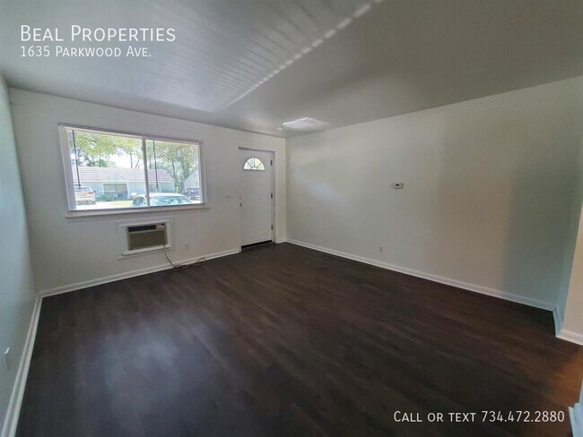 Building Photo - 1635 Parkwood Ave