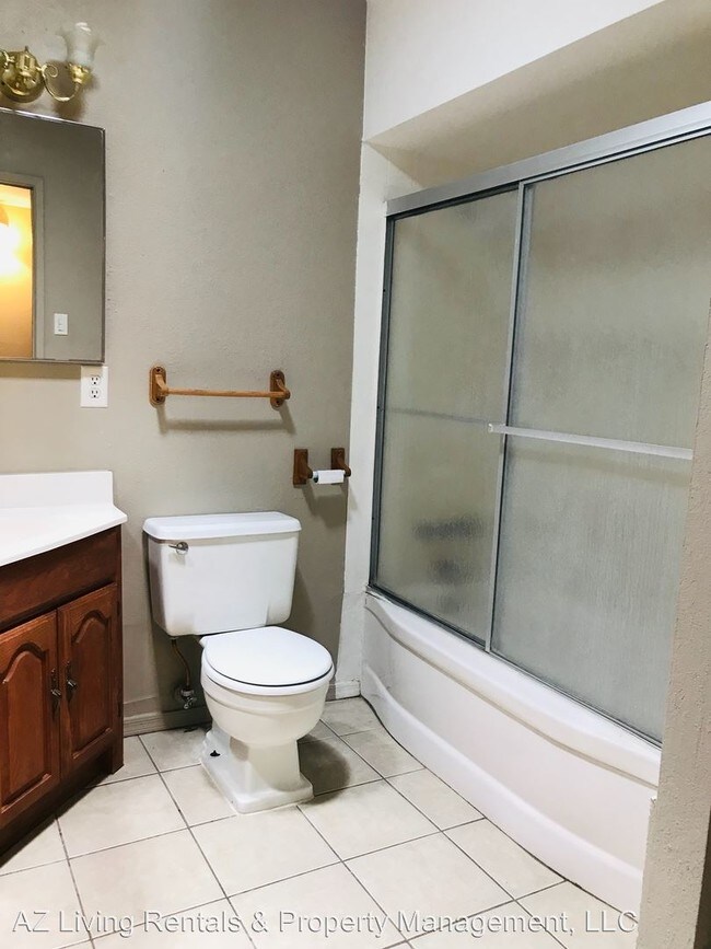Building Photo - 3 br, 2 bath House - 2125 Club Avenue