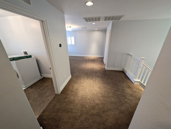 Building Photo - 202 Tall Ruff Dr