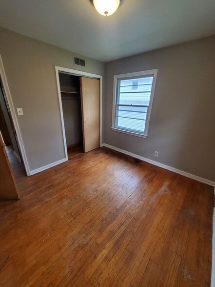 Building Photo - 3433 N 76th St